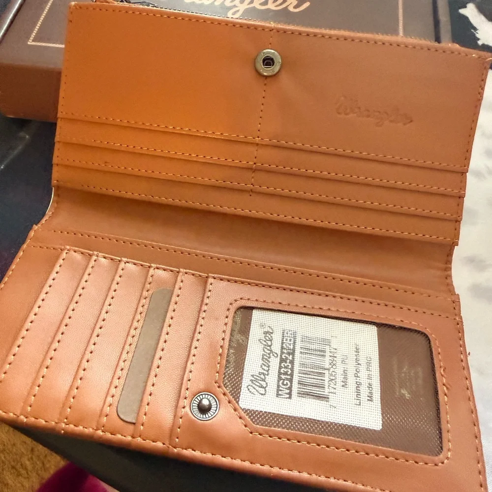 Wrangler Cowhide Print Wallet - Picture 7 of 8